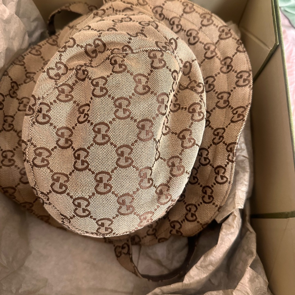 Gucci Tan and Brown Monogram Shoulder Bag - Picture 9 of 11